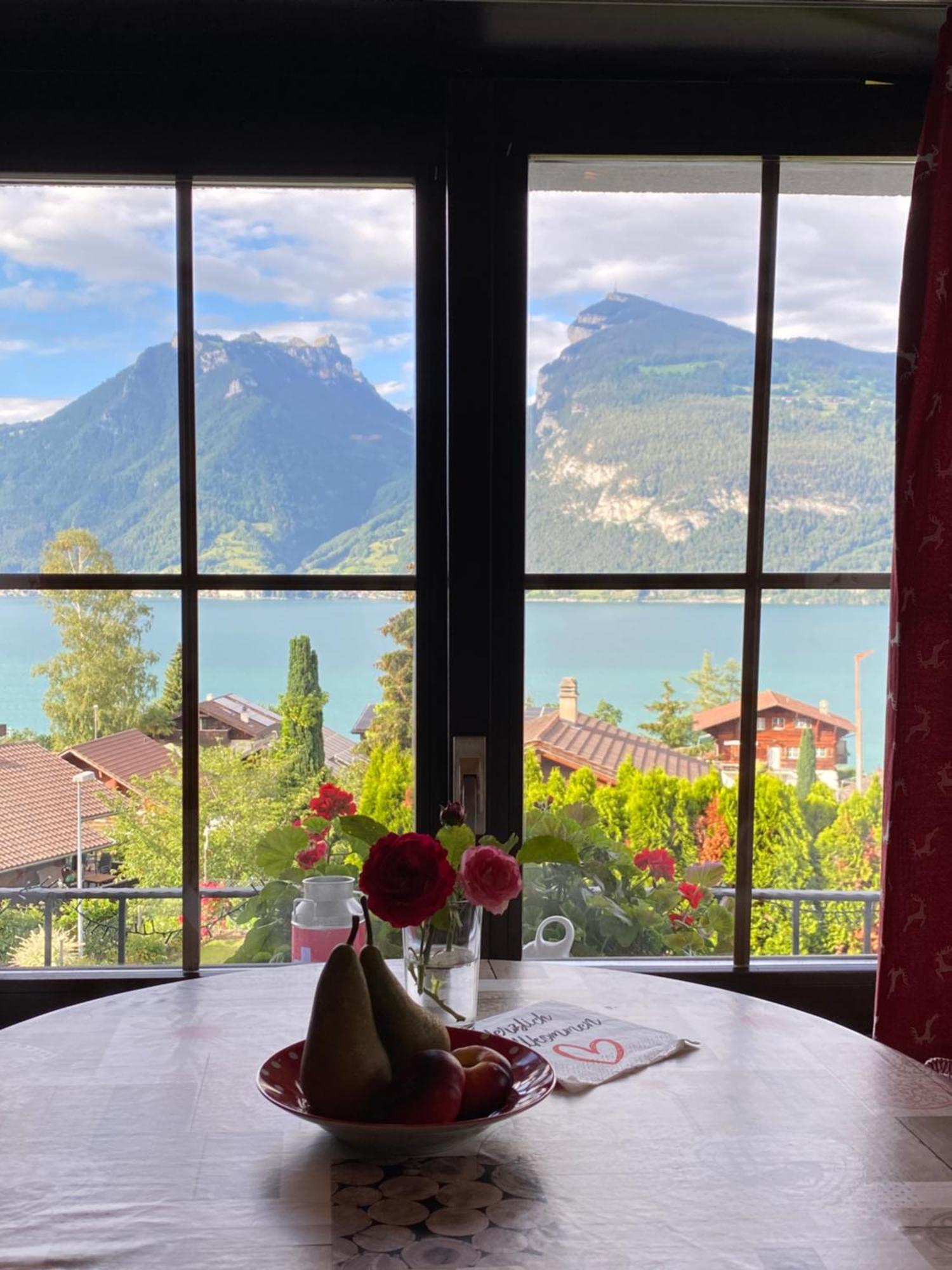 Herrlicher Blick Auf Berge Und See Faulensee Exterior photo